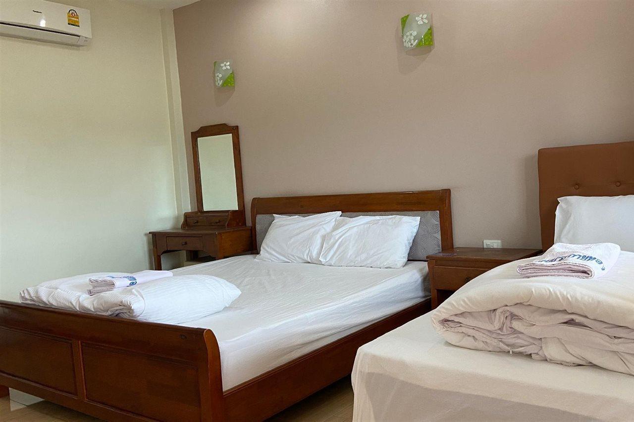 Prakaithong Hotel Amphoe Sawang Daen Din Bagian luar foto