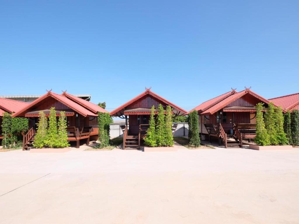 Prakaithong Hotel Amphoe Sawang Daen Din Bagian luar foto