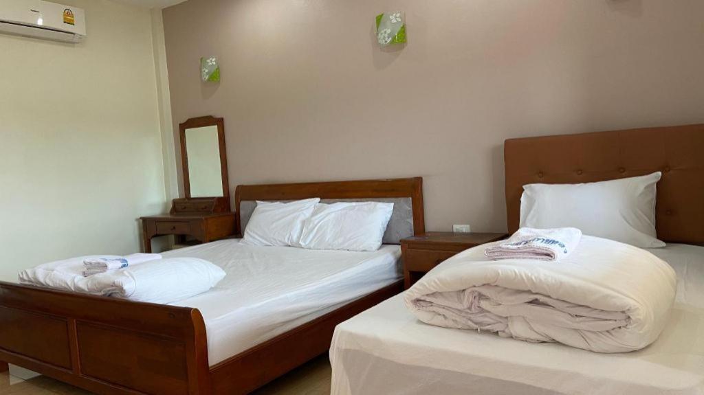 Prakaithong Hotel Amphoe Sawang Daen Din Bagian luar foto