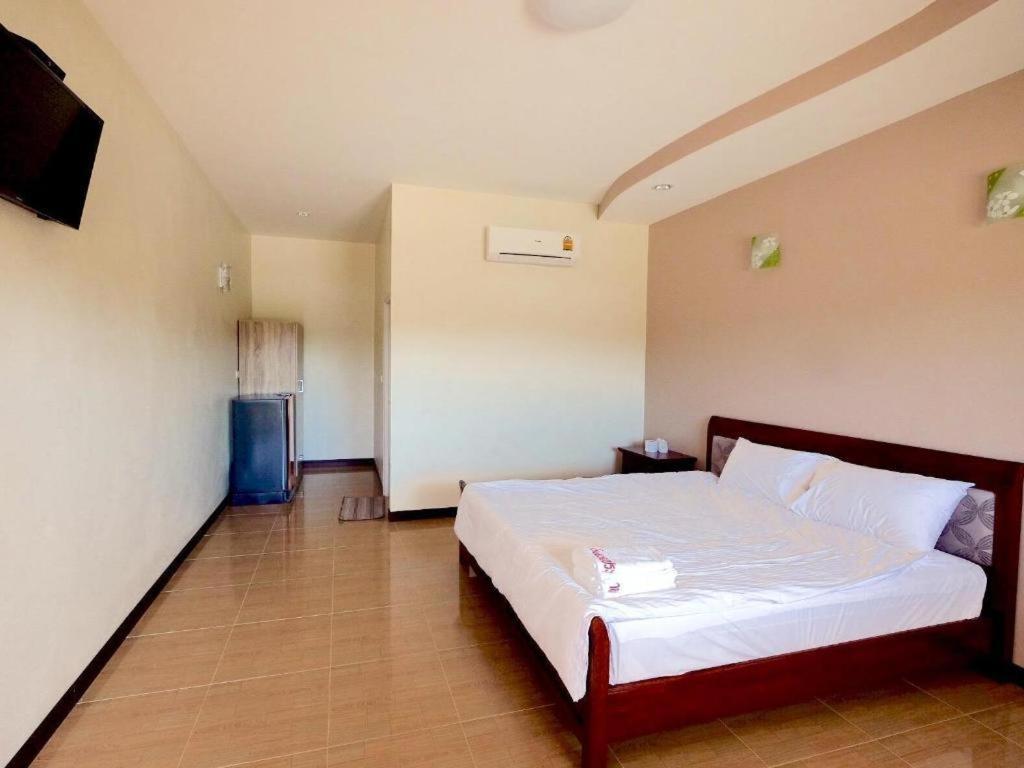 Prakaithong Hotel Amphoe Sawang Daen Din Bagian luar foto