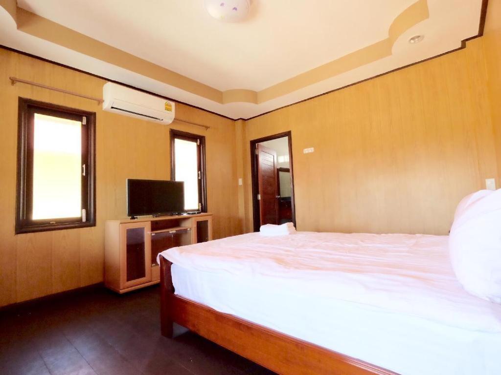 Prakaithong Hotel Amphoe Sawang Daen Din Bagian luar foto