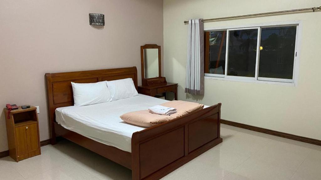 Prakaithong Hotel Amphoe Sawang Daen Din Bagian luar foto