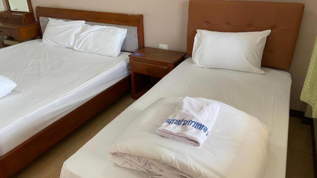 Prakaithong Hotel Amphoe Sawang Daen Din Bagian luar foto
